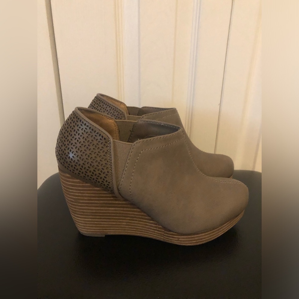 Dr Scholls Taupe Ankle Boots